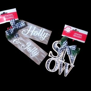 New! 2 sets of Christmas 🎄 ornaments!